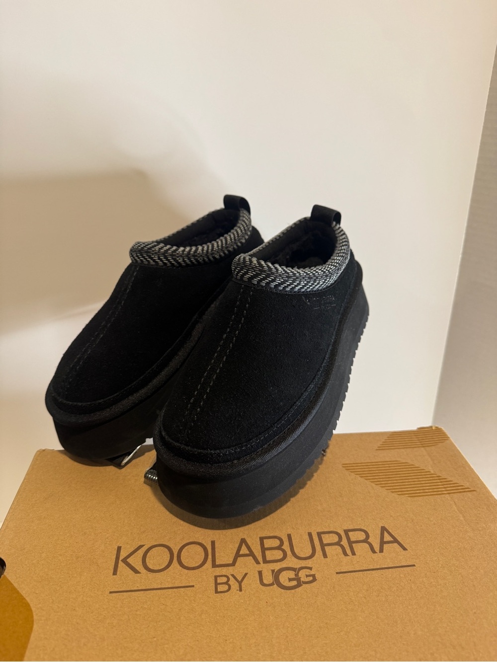 Koolaburra by UGG Burree Platform Slipper - Women's size 5 brand new